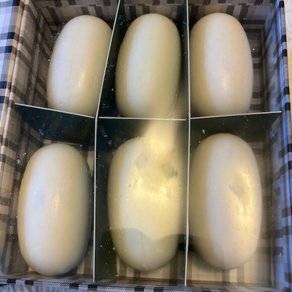 Set of 6 Scented Bar Soaps in Mrs. Claus Gingerbread Baking Company Box NIB - Picture 4 of 4